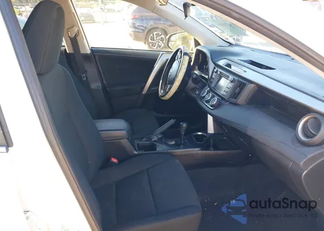 2017 Toyota Rav4 Le z USA, uszkodzony, nr VIN JTMBFREV0HJ115607